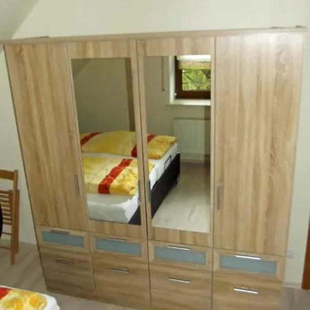 Reuter Christine Apartament *